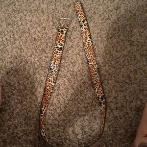 Lrge leapard belt